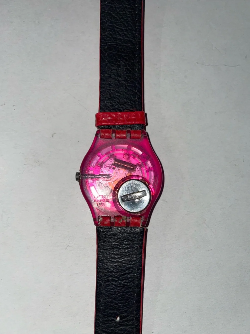 Used Swatch Watch LOVING TWISTER HEARTS GV120 Valentine's Day 2009
